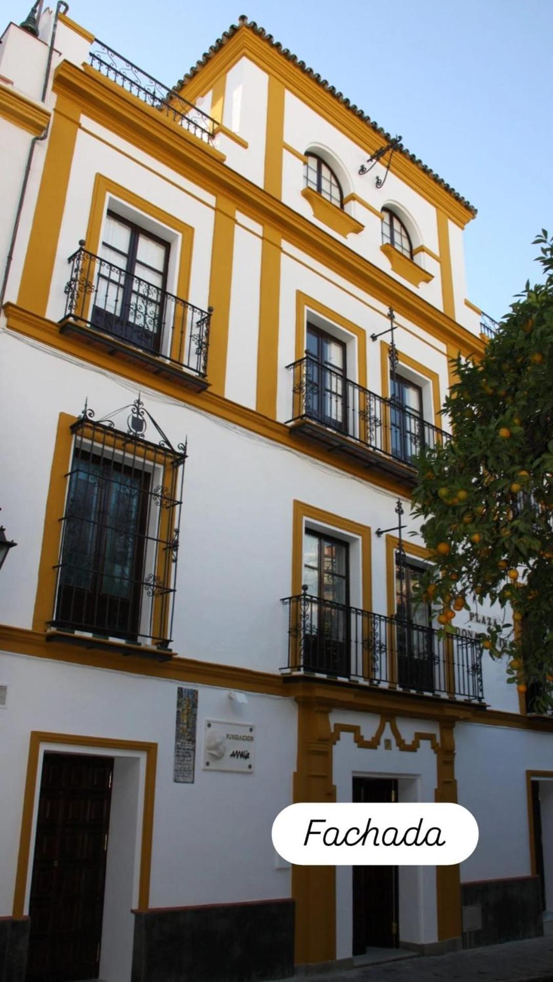 Apartamentos En La Plaza Dona Elvira, 7 — Photos 1